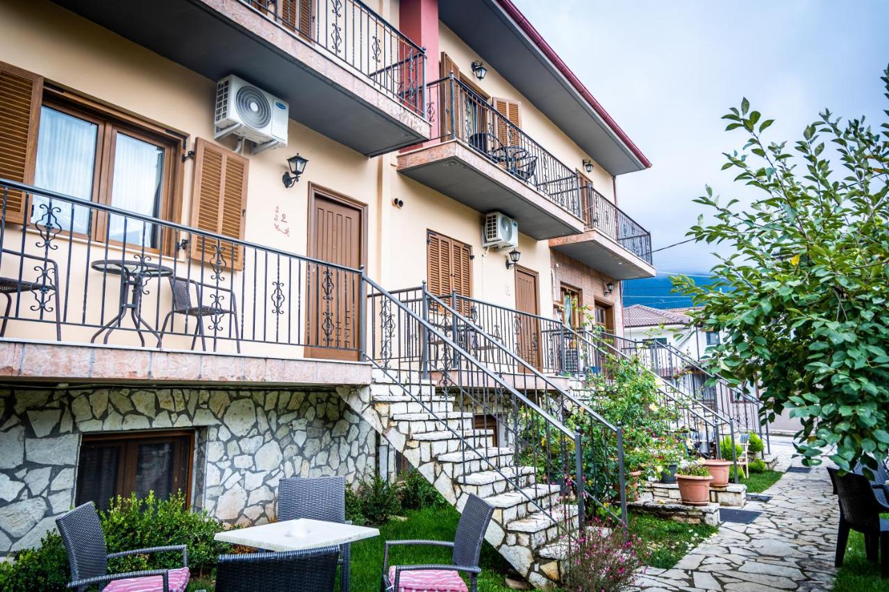 Enastron Hotel Kalavryta Bagian luar foto